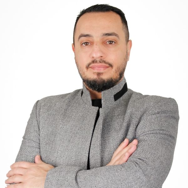 أ محمد حسين المصري